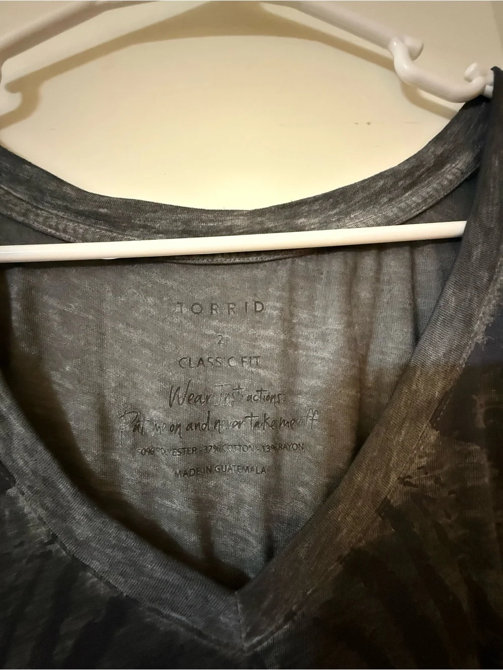 torrid Charcoal Gray V-Neck Short Sleeve Tunic with Subtle Tiger Motif - Picture 4 of 6